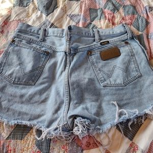 Vintage Wrangler High Rise Cutoff Shorts Size 34